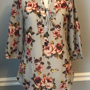 🌸3/$15 Princess Vera Wang Crepe Tunic